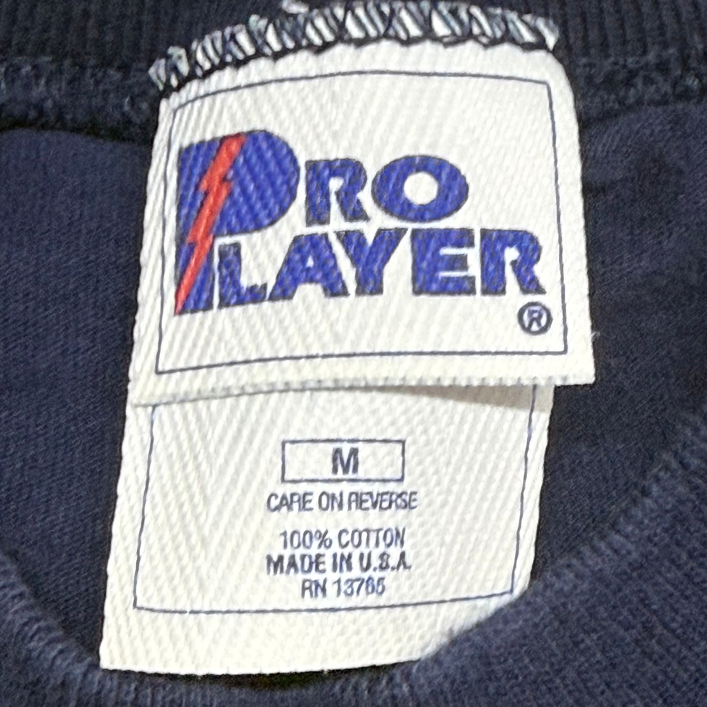 Cleveland Indians, Vintage 1997 Embroidered Pro Player T-shirt, Size: Medium
