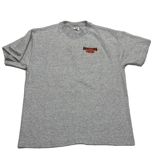 Hooters Cleveland Ohio “The Flats”, Vintage 2000s T-shirt